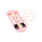 お子さまの食事が楽しくなる！恐竜柄とチェリー柄のカトラリーセット