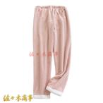 秋冬にぴったり！もこふわマタニティパンツで暖かさを実感