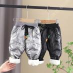 冬の子供服に最適！軽くて暖かいダウンパンツの魅力